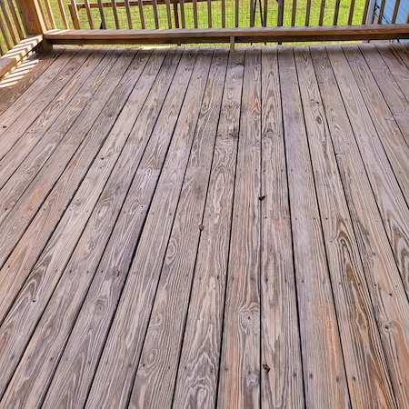 Deck Cleaning the Right Way: Soft Washing vs. Pressure on Wood & Composites