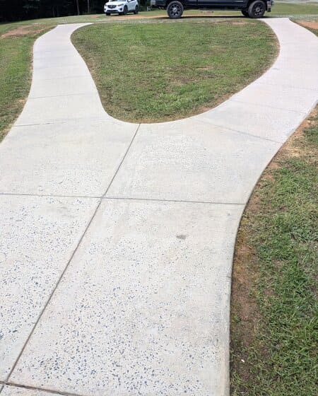 Driveway & Sidewalk Cleaning in Chatsworth, GA: What PSI and Nozzle Actually Work on Concrete